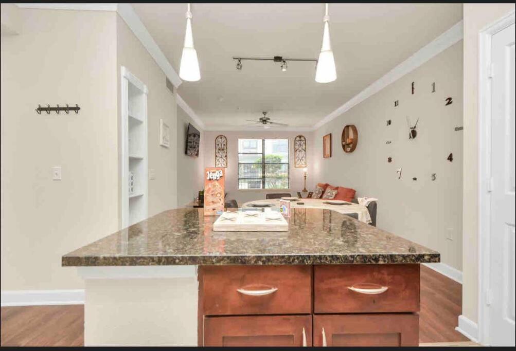 Luxury 1Bedroom/Pool View/ Galleria W/Study Desk Houston Dış mekan fotoğraf