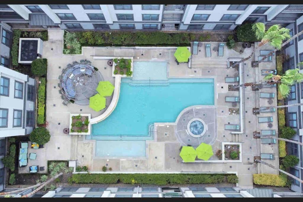Luxury 1Bedroom/Pool View/ Galleria W/Study Desk Houston Dış mekan fotoğraf